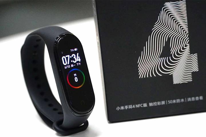 1080x900 559562 miband_four.jpg t_news